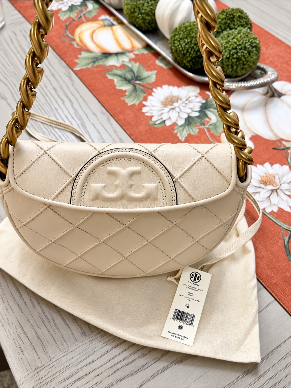 Tory Burch Cream Quilted Leather Shoulder Bag with Gold Chain Strap